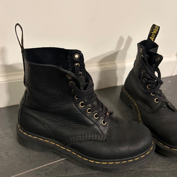 Dr Marten boots size 37 - Picture 4 of 5